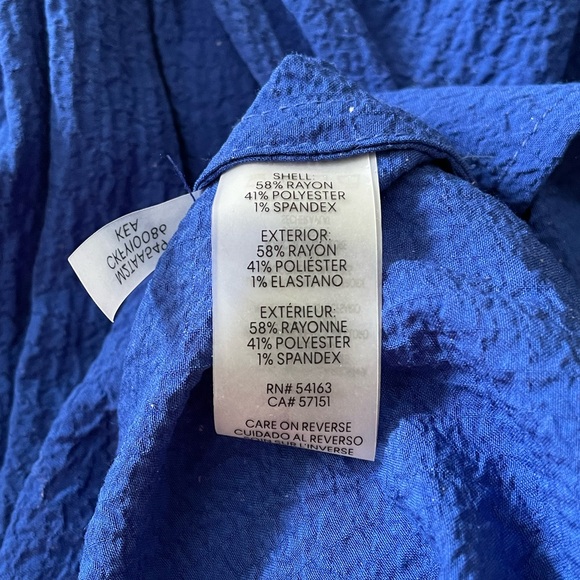 Calvin Klein medium blue flowy shirt - Picture 4 of 4